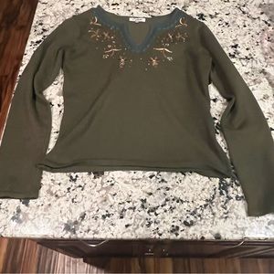 Carducci vtg green jewel embroidered accent neckline long sleeve knit top